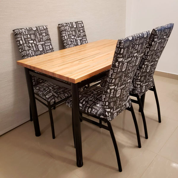Juego de mesa y sillas